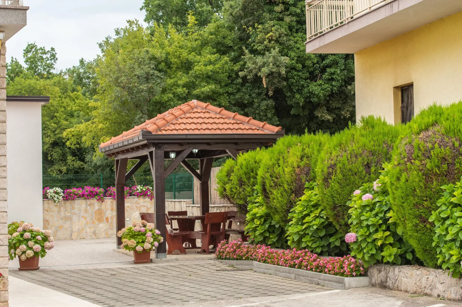 Apartman Milas 2-Gardens in summer