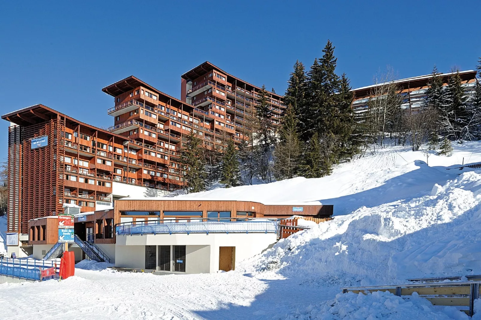 Residence Le Roc Belle Face 4-Exterior winter
