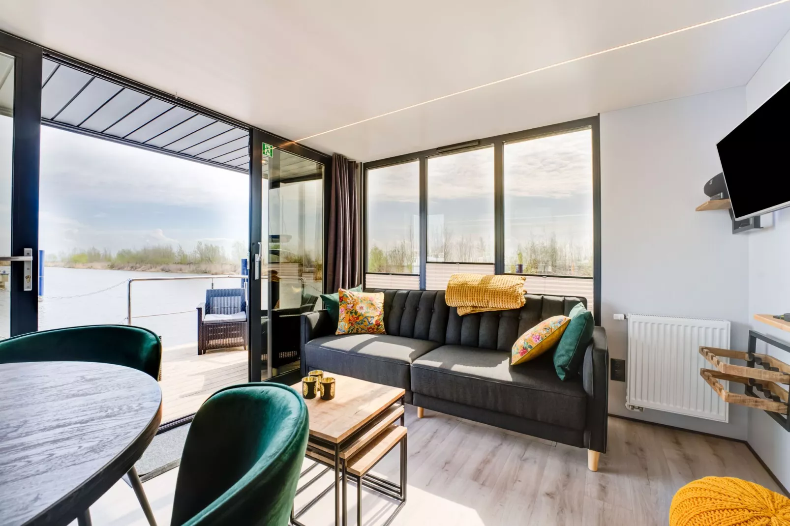 La Belle Vie-Living room