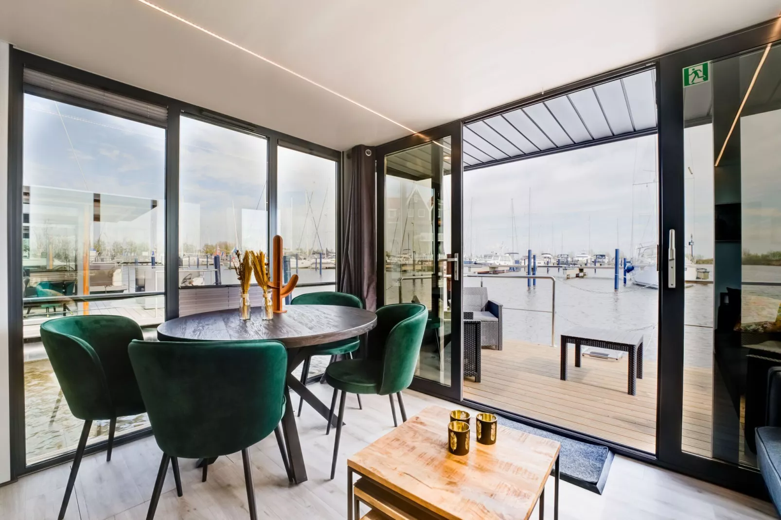 La Belle Vie-Living room