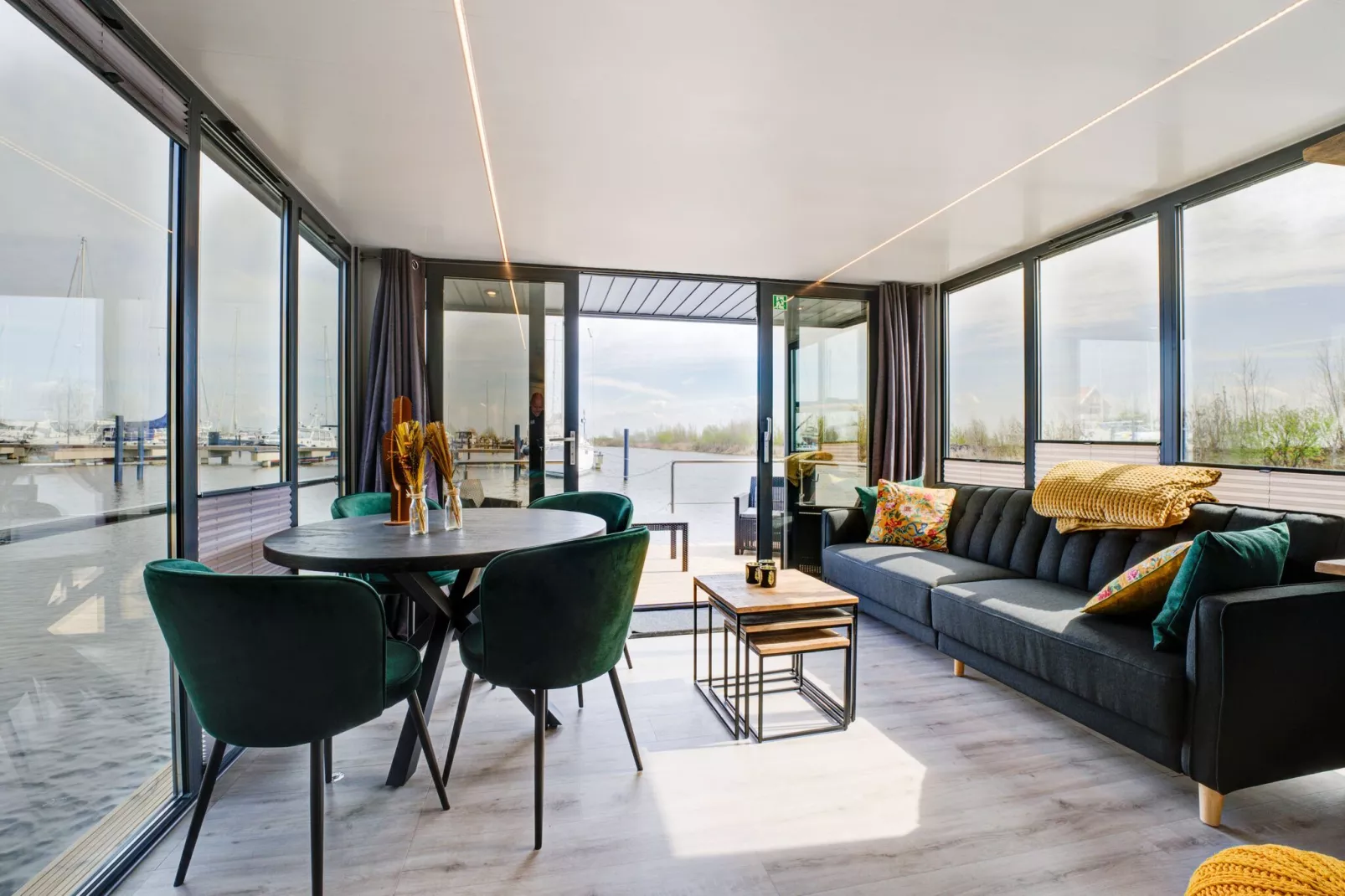 La Belle Vie-Living room