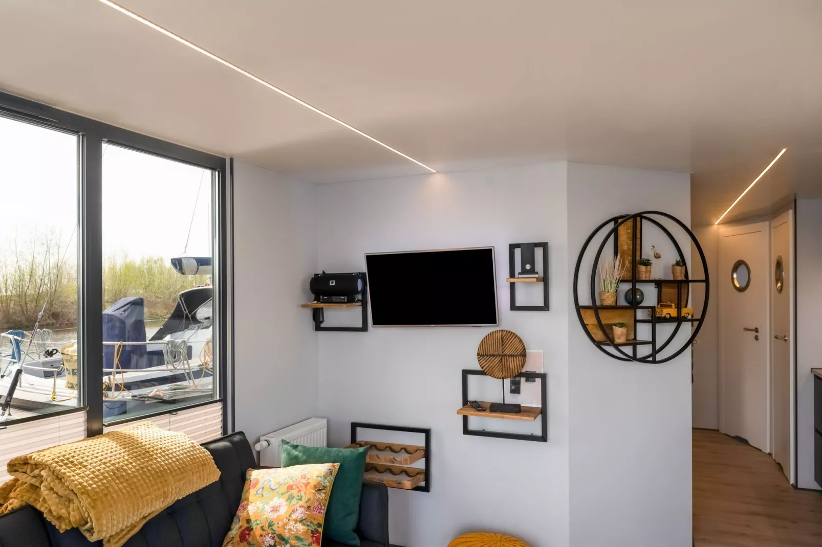 La Belle Vie-Living room