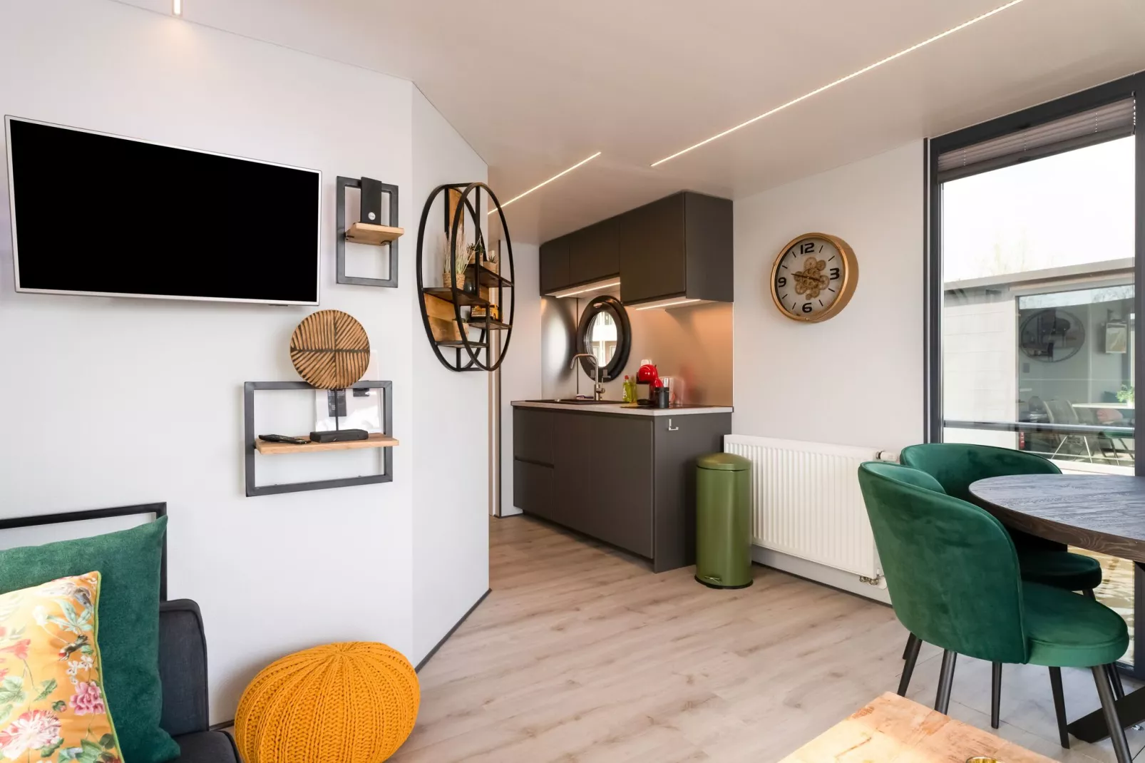 La Belle Vie-Kitchen