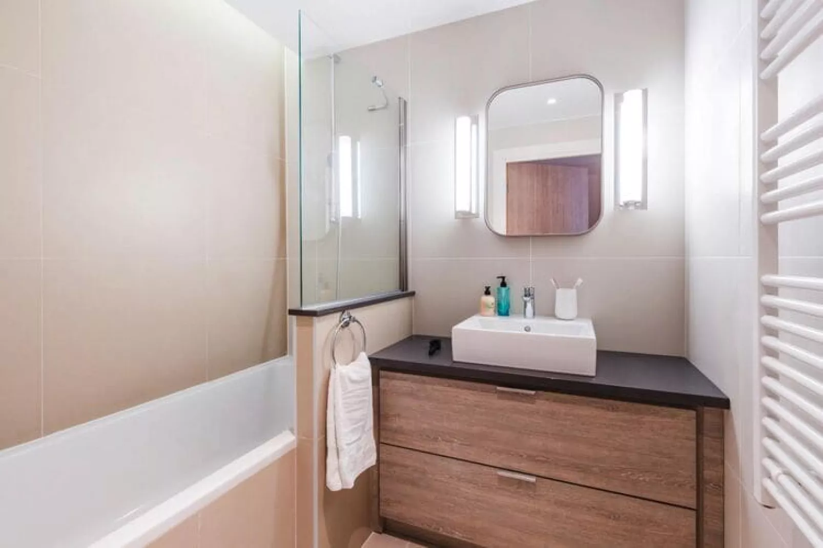 Residence Presqu'Ile de la Touques Deauville - 36 Standard Apt 6 p - 2 bedrooms - terrace or balcony-Bathroom