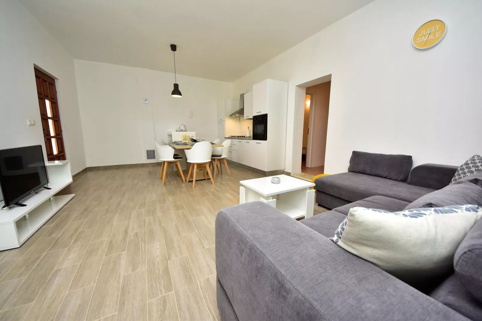 Antonio-Living room