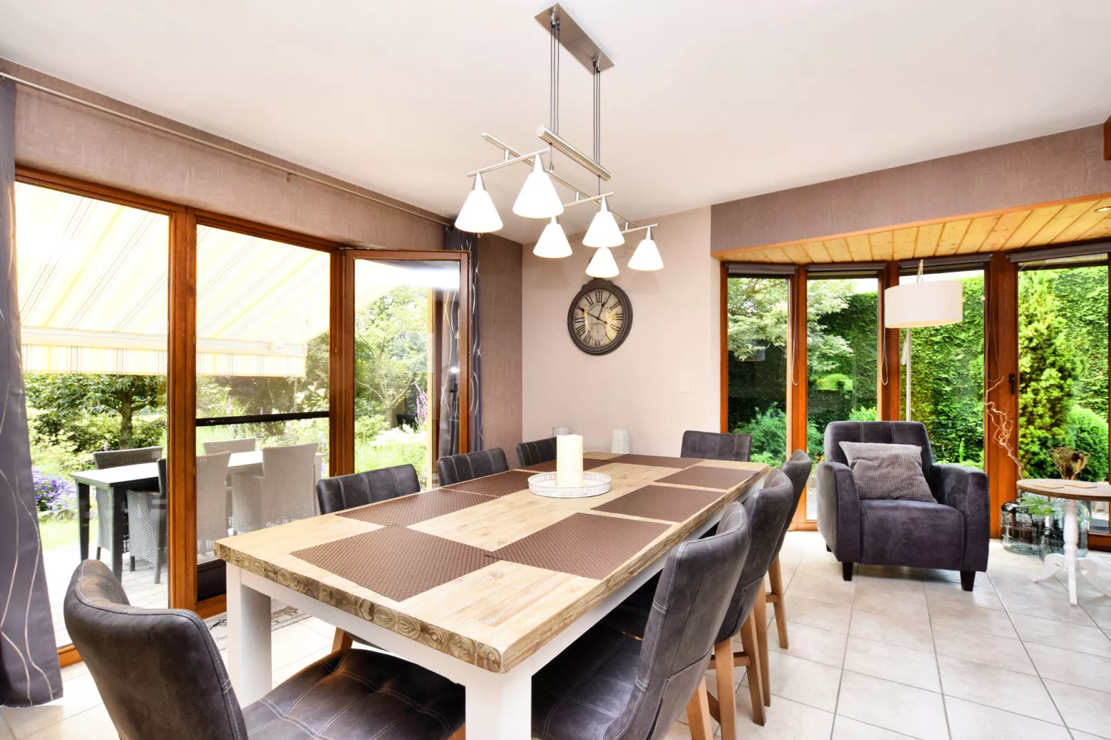 Petite Somme-Dining room