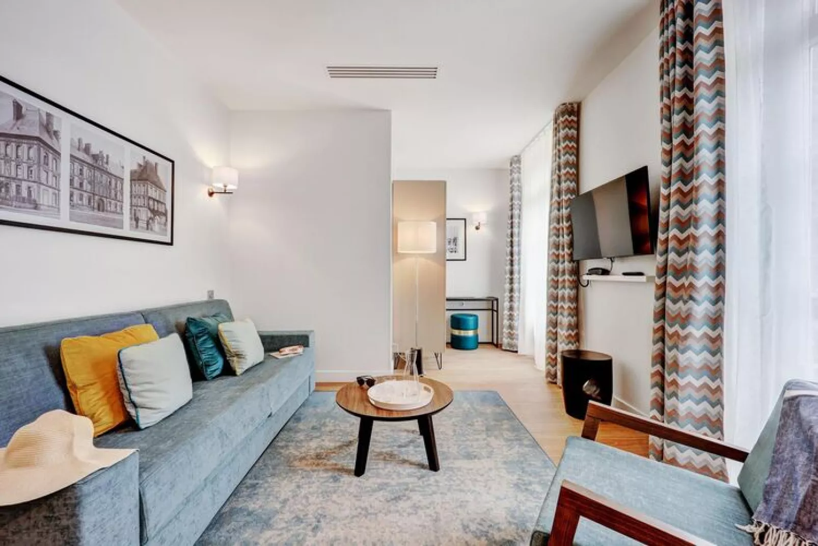 Residence Presqu'Ile de la Touques Deauville - 36 Standard Apt 6 p - 2 bedrooms - terrace or balcony-Living room