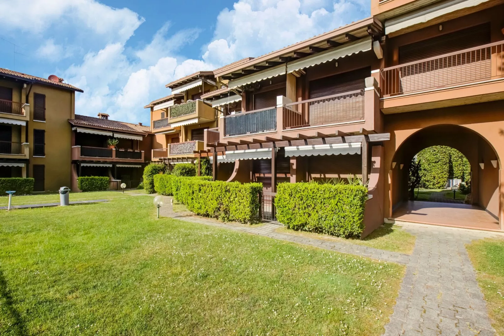Jolly Mono-Exterior summer