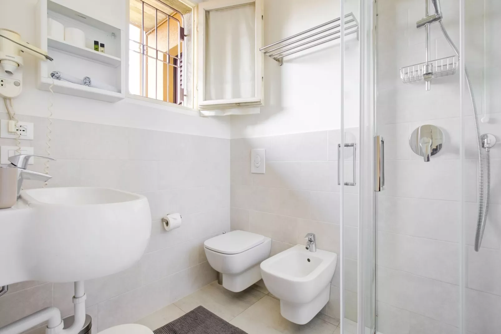 Jolly Mono-Bathroom