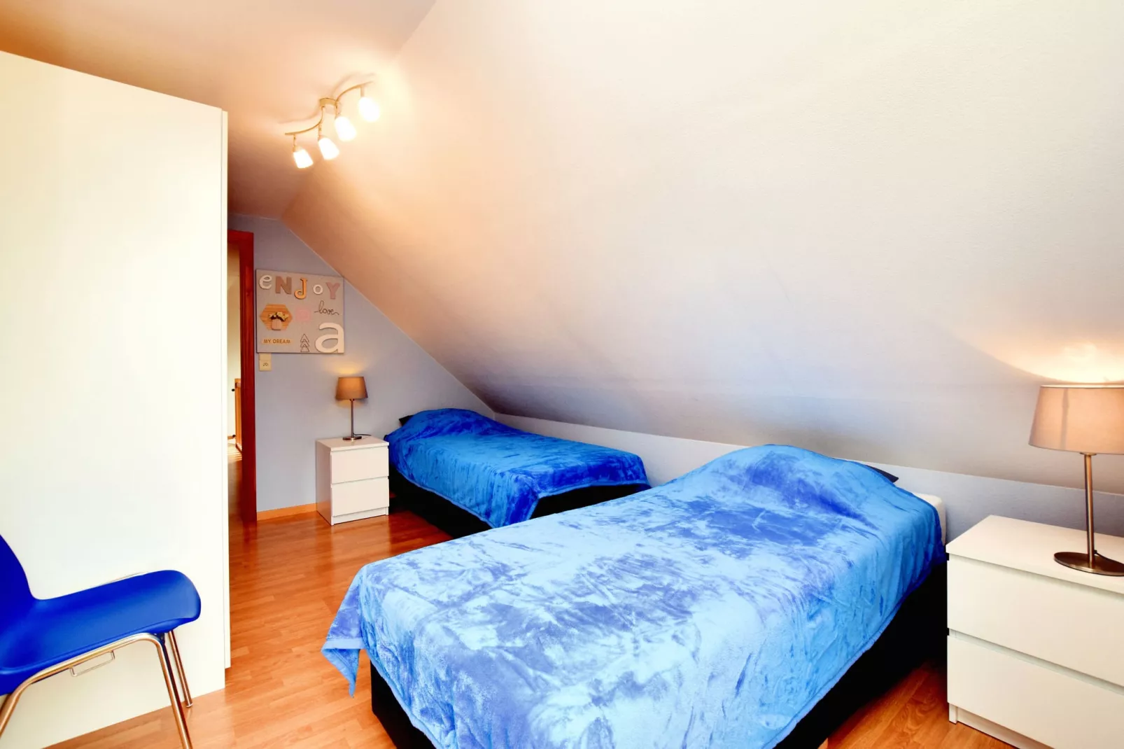 Petite Somme-Bedroom