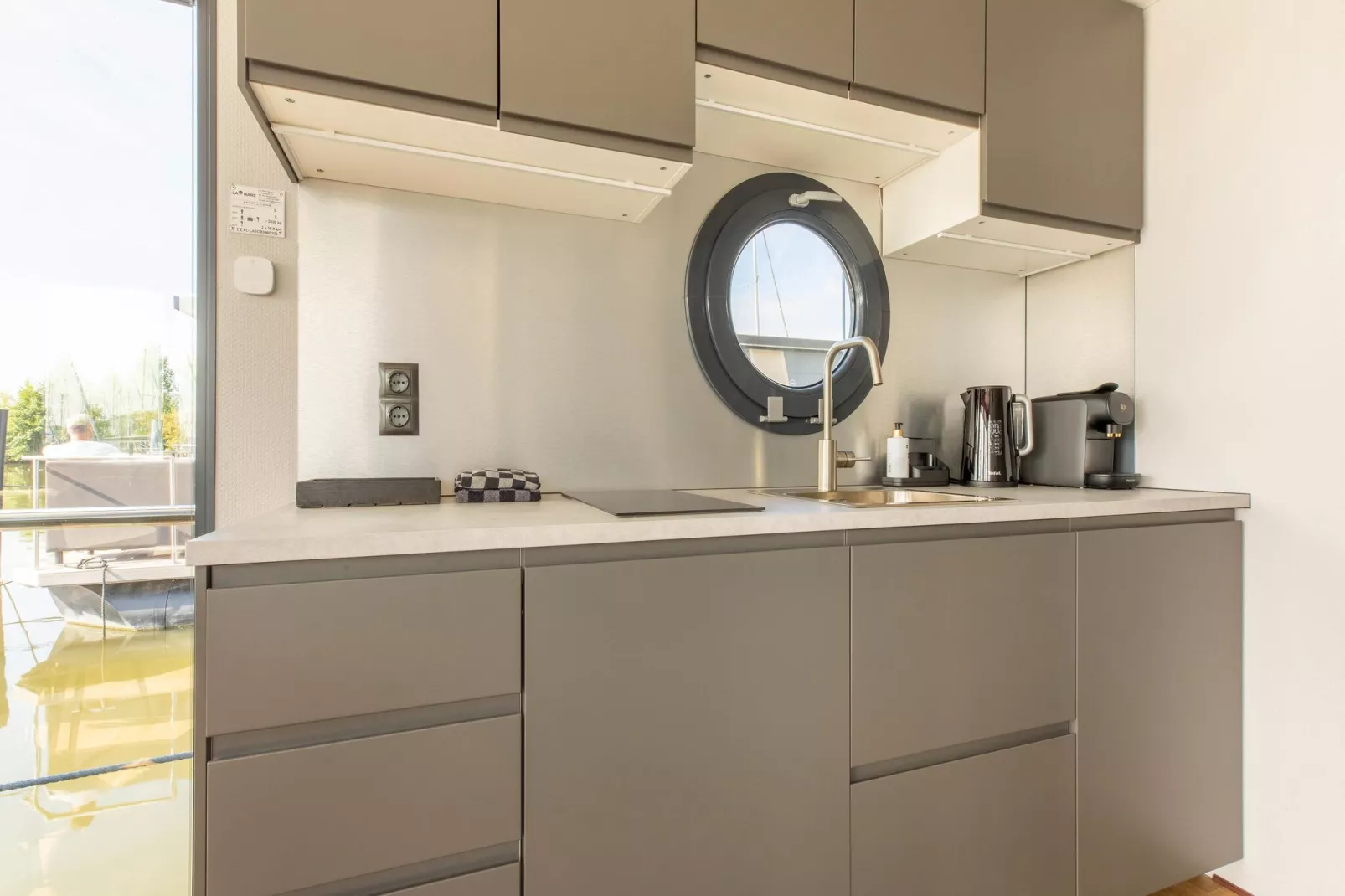 Wave-Kitchen