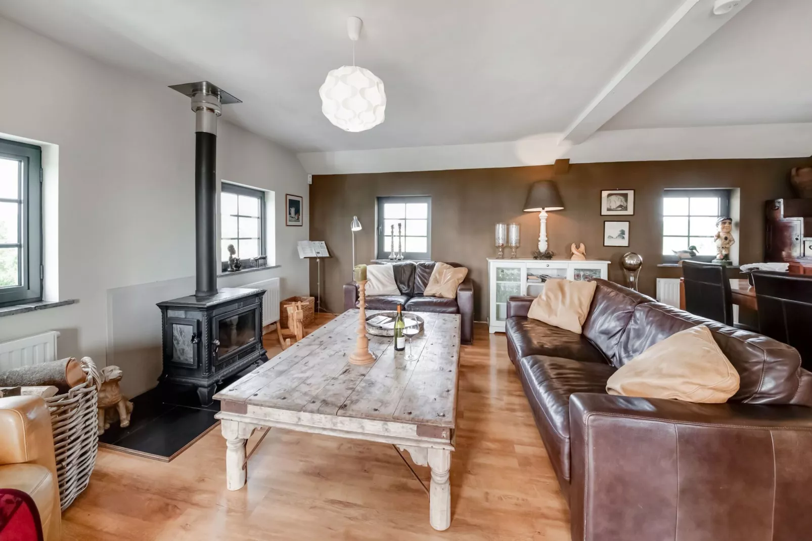 Petit Wilogne-Living room