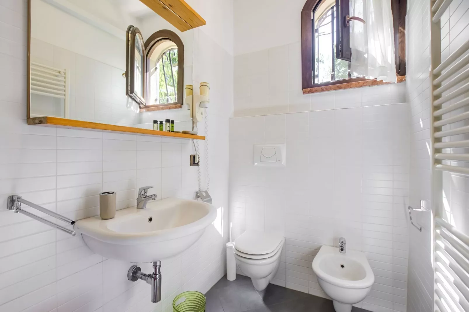 Jolly Bilo Inferiore-Bathroom