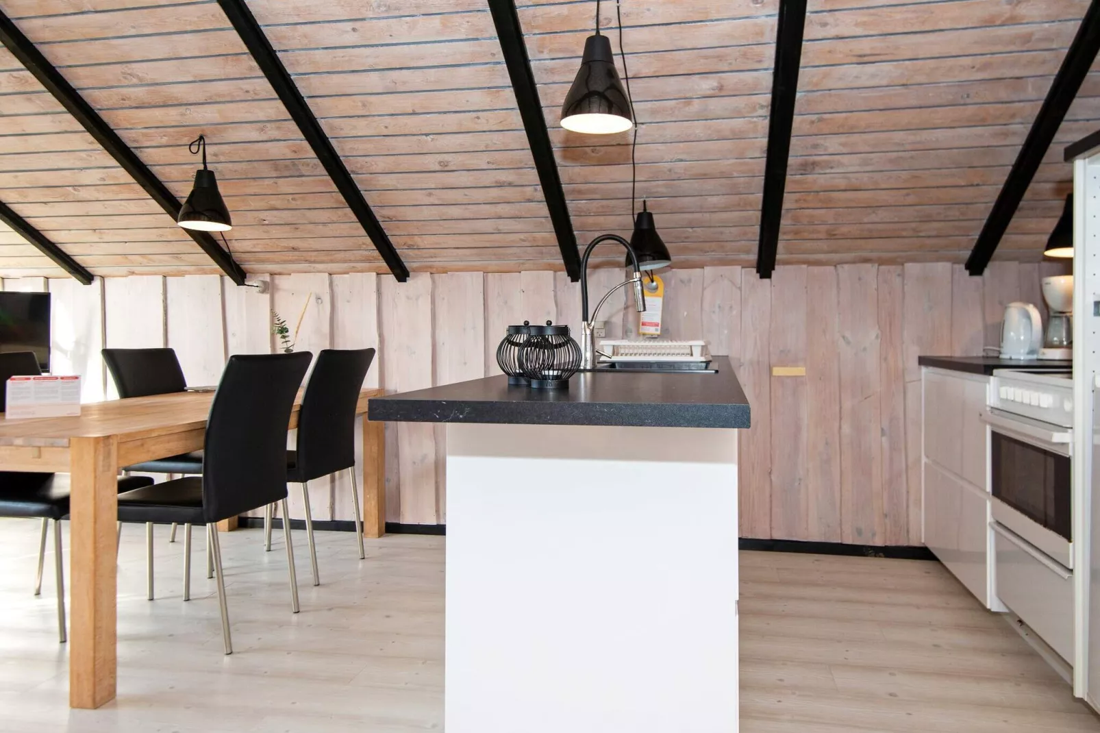 Cozy Dune Cottage Retreat-By Traum-Indoor