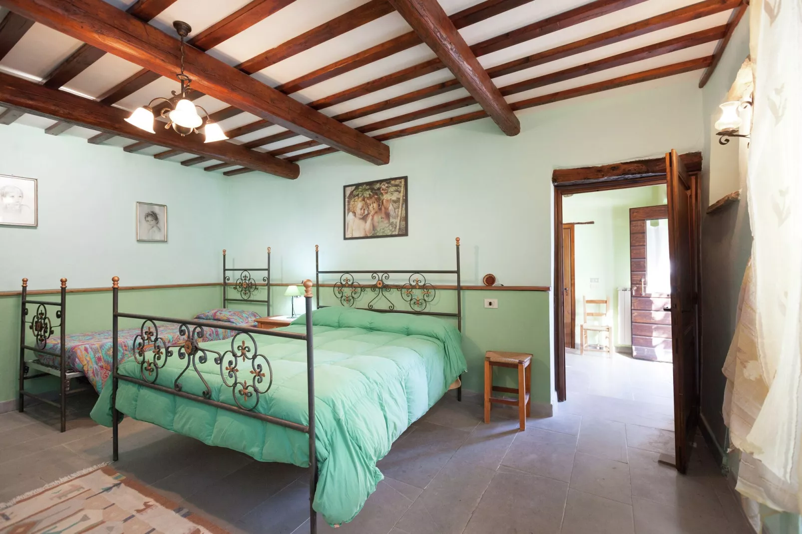 Tartufo-Bedroom