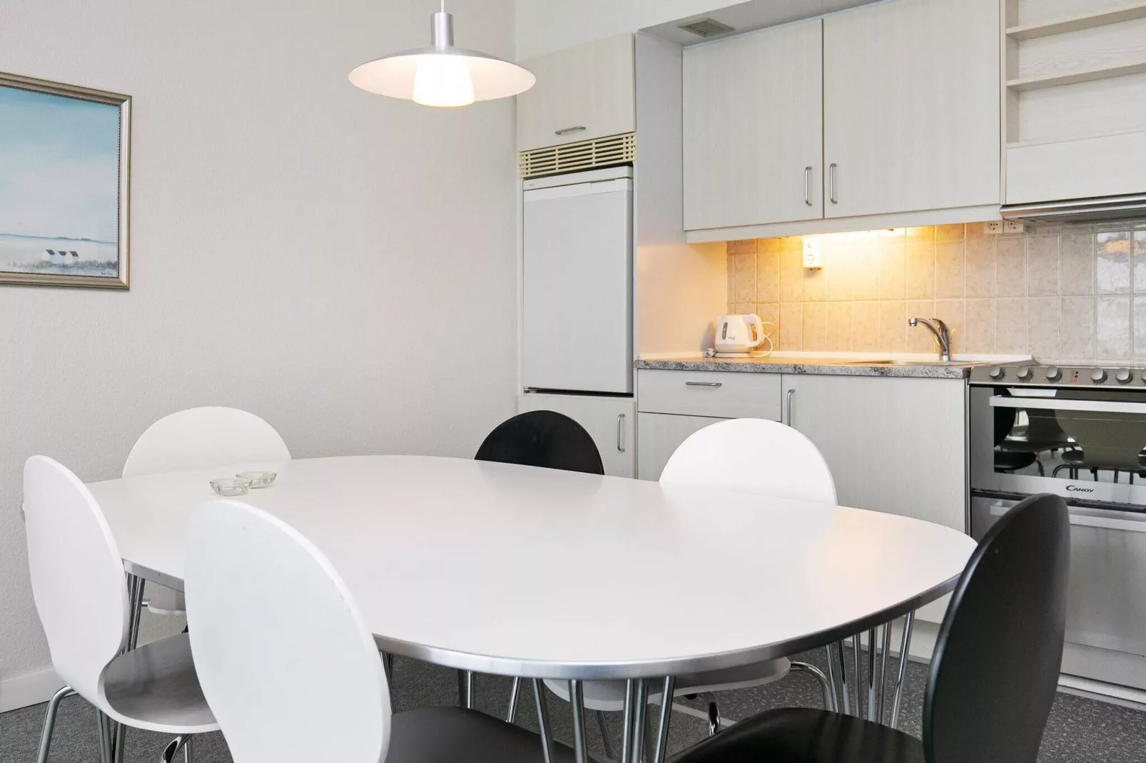 2 room less good location-Indoor