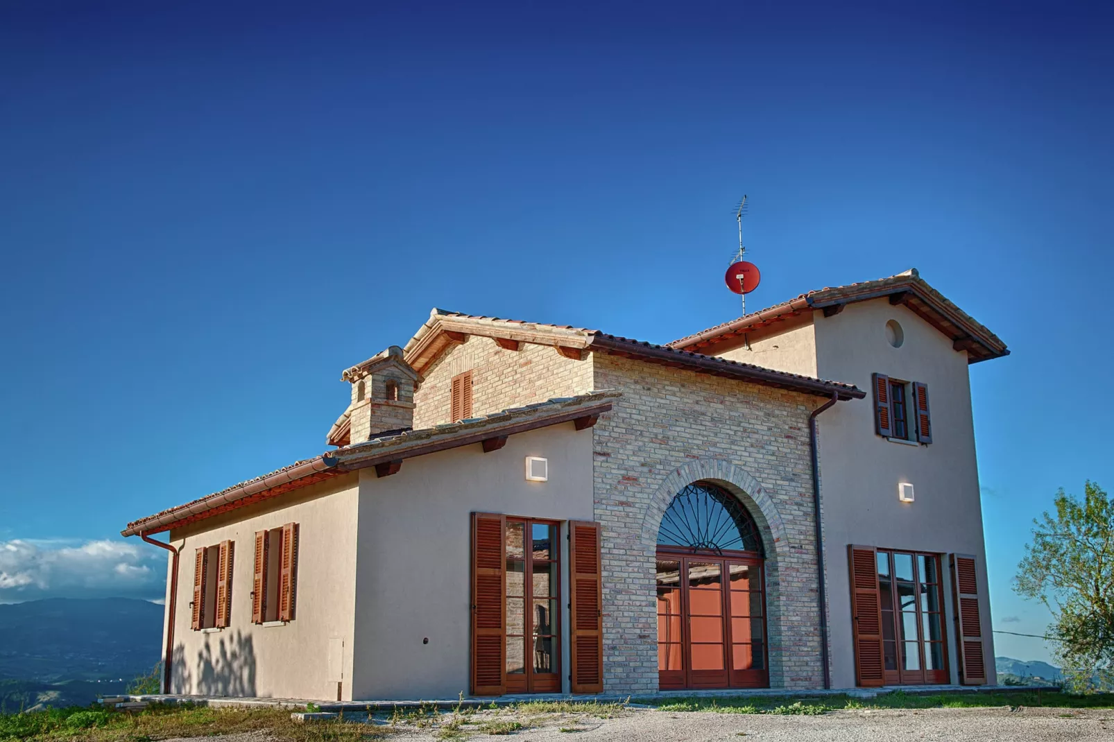Borgo Cinque-Exterior summer