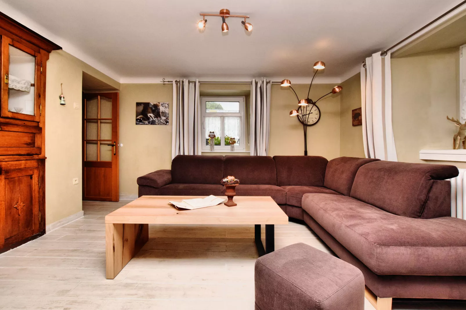 Souvenirs d'Ouren-Living room