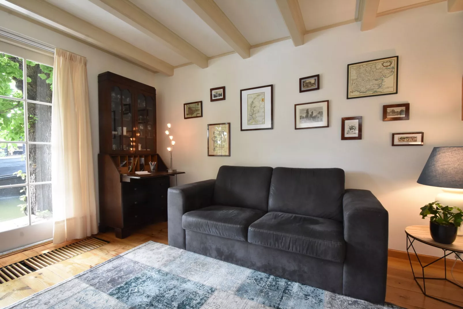Aan het Boerenverdriet-Living room