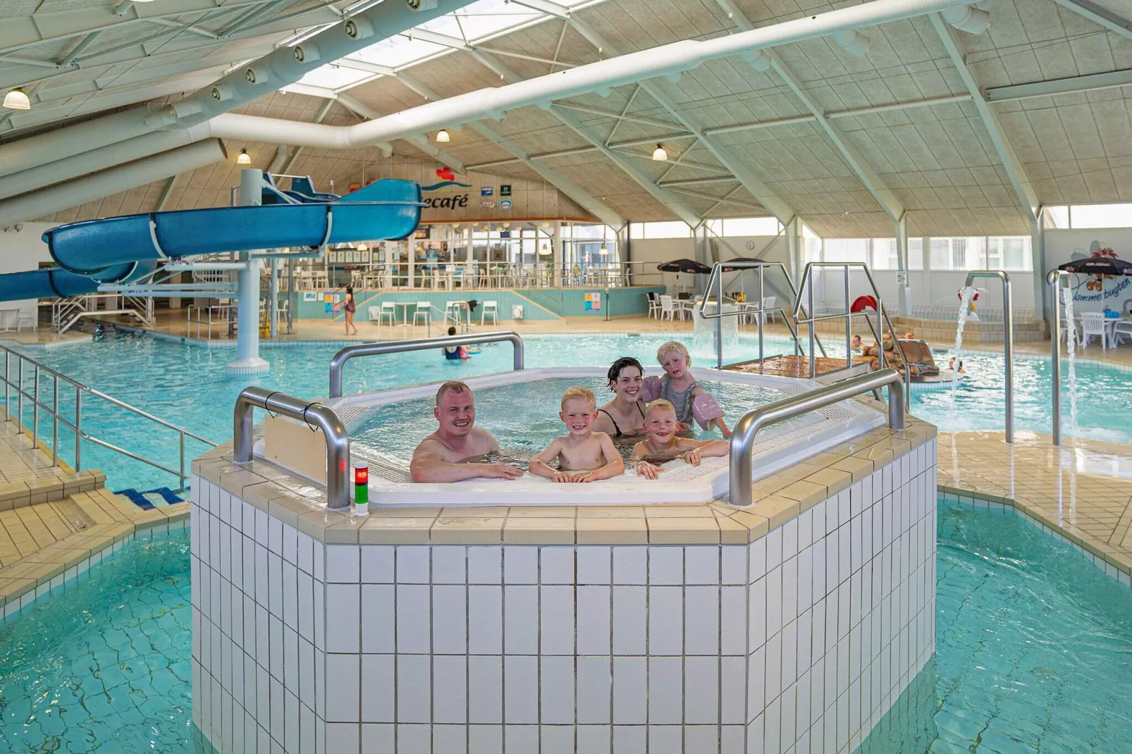 2 room less good location-Pool
