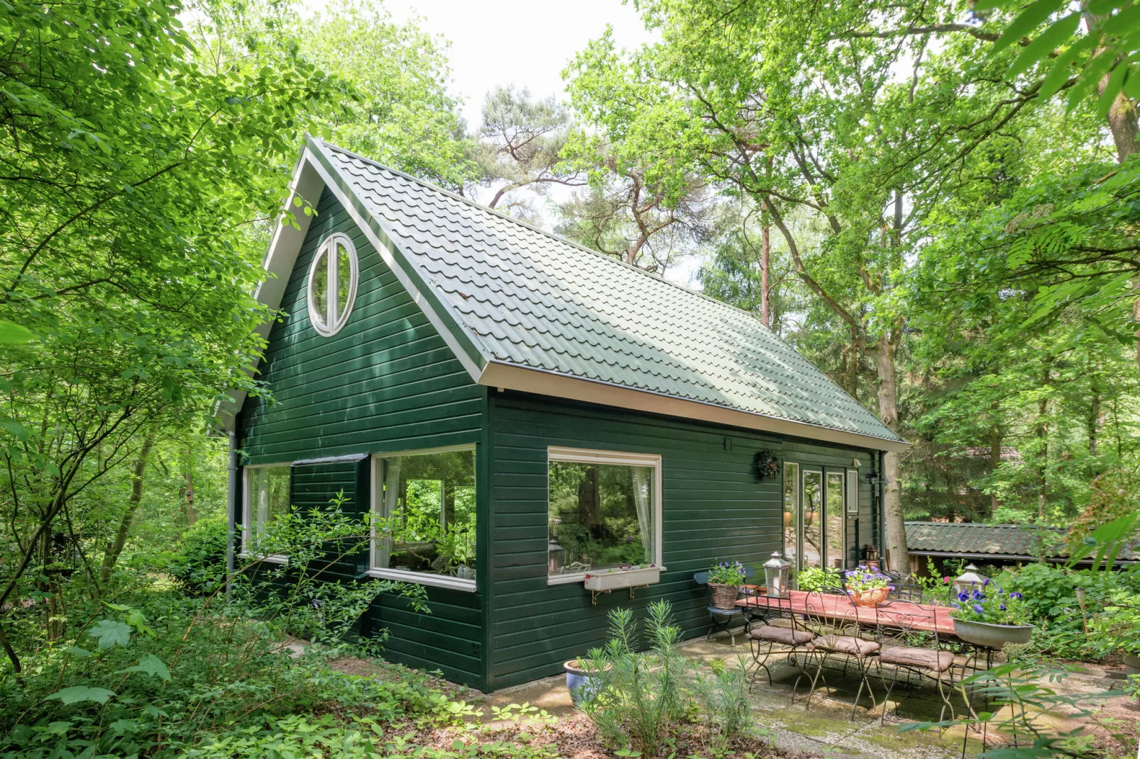 Boshuis-Exterior summer