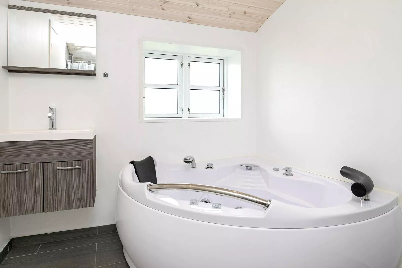 12 person holiday home in Vestervig-By Traum-Spa