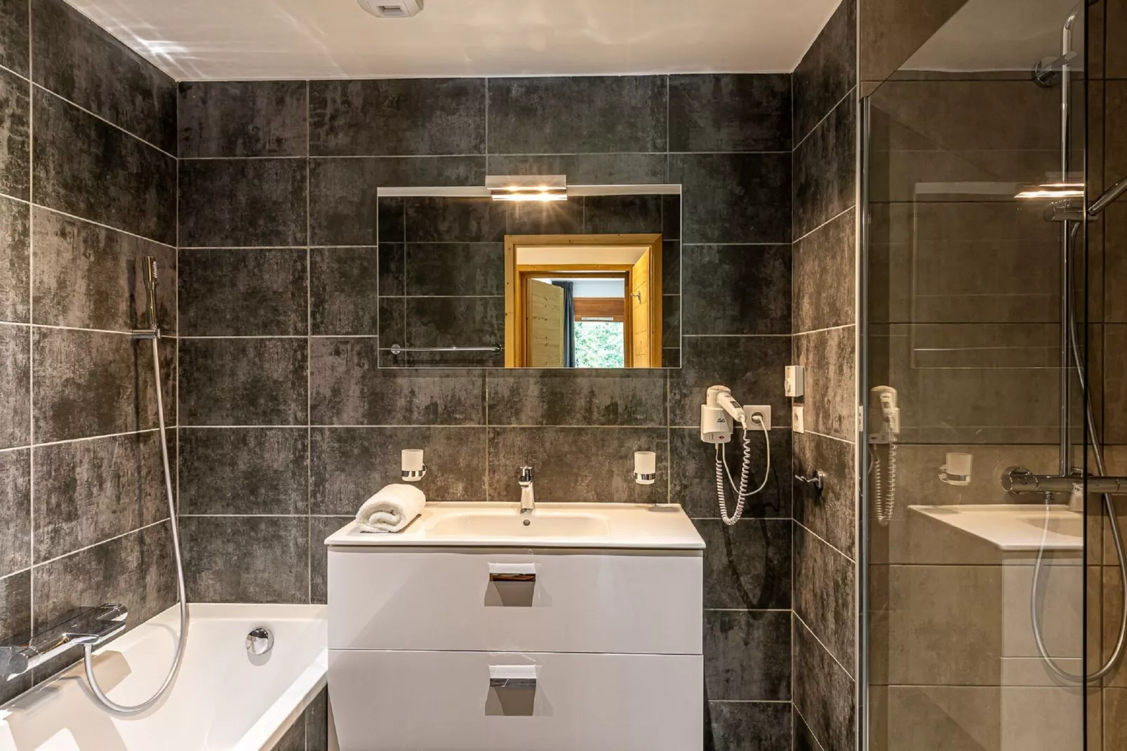 App. 5p. deluxe-Badezimmer