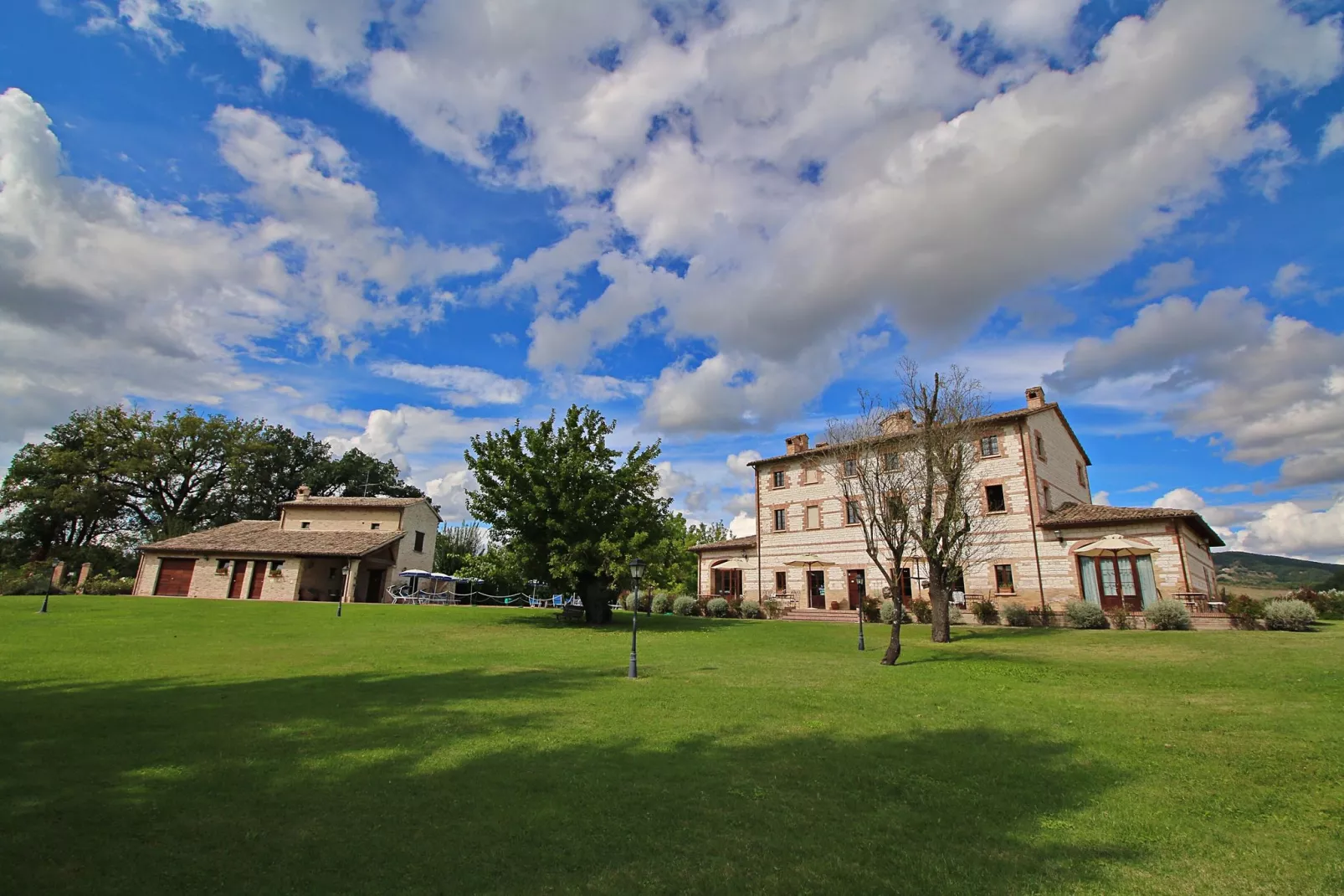 Secondo-Exterior summer