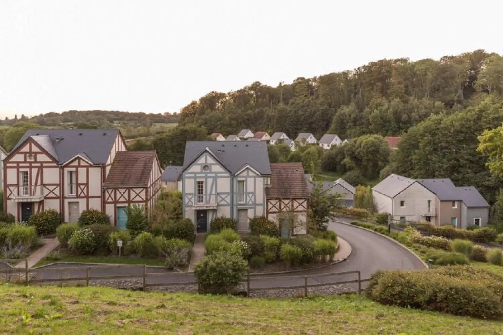 Holiday village Normandy Garden Branville - M6O Standard House 6 p - 2 bedrooms - duplex-M6O Standard House 6 p. - 2 bedrooms - duplex-Außenbereich Sommer