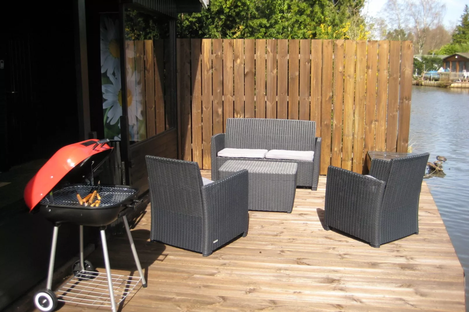Vijverzicht-Terrace balcony