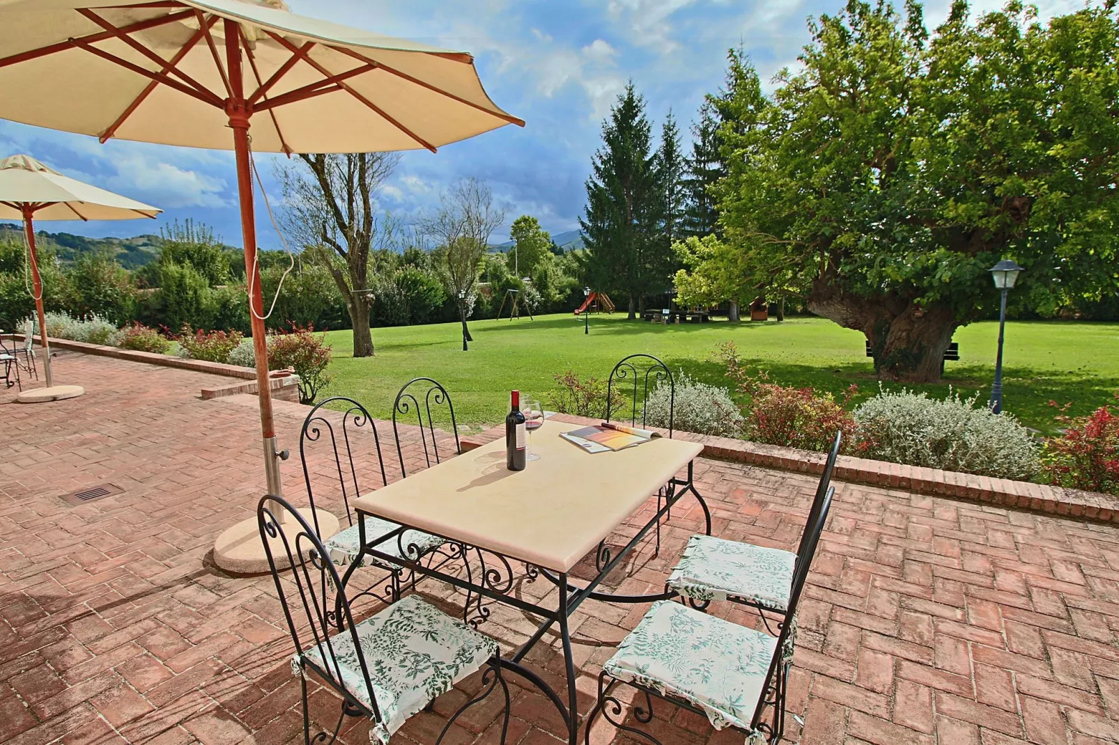 Secondo-Terrace balcony