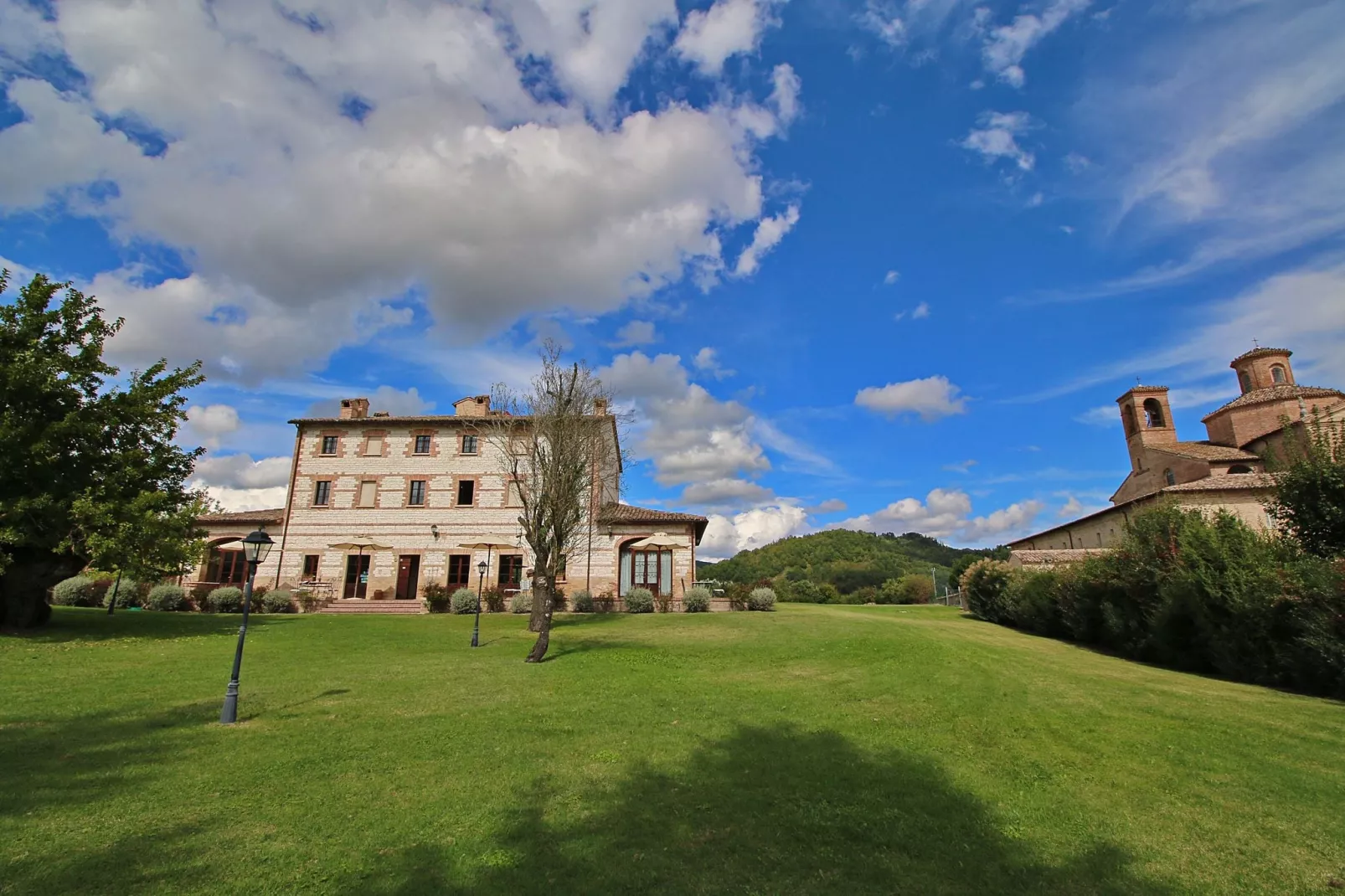 Secondo-Gardens summer