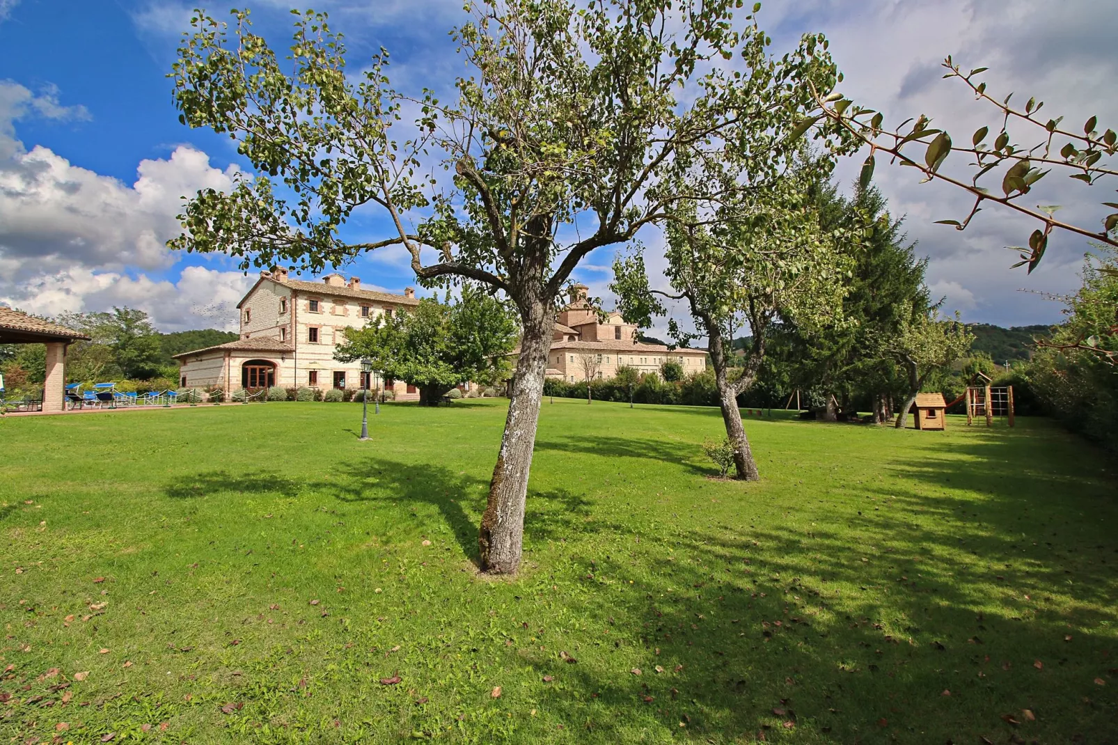 Secondo-Gardens summer
