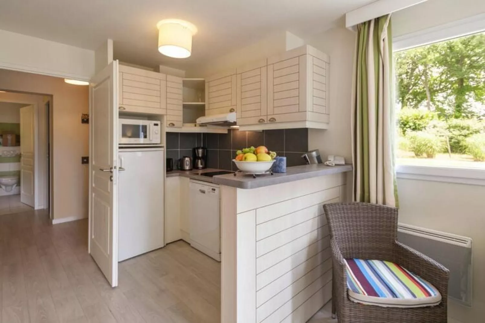 Holiday village Normandy Garden Branville - M6O Standard House 6 p - 2 bedrooms - duplex-M6O Standard House 6 p. - 2 bedrooms - duplex-Küche