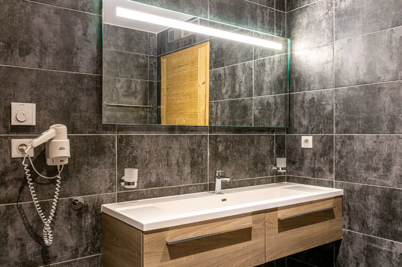 App. 8p.-Badezimmer