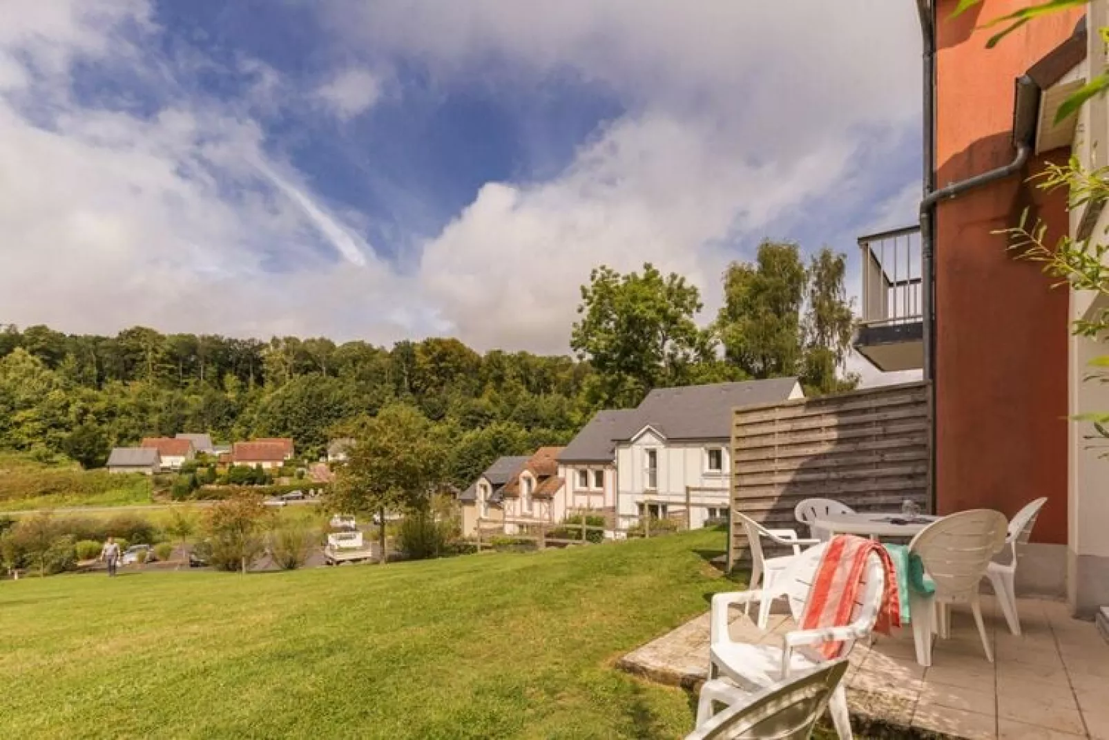 Holiday village Normandy Garden Branville - M6O Standard House 6 p - 2 bedrooms - duplex-M6O Standard House 6 p. - 2 bedrooms - duplex-Außenbereich Sommer