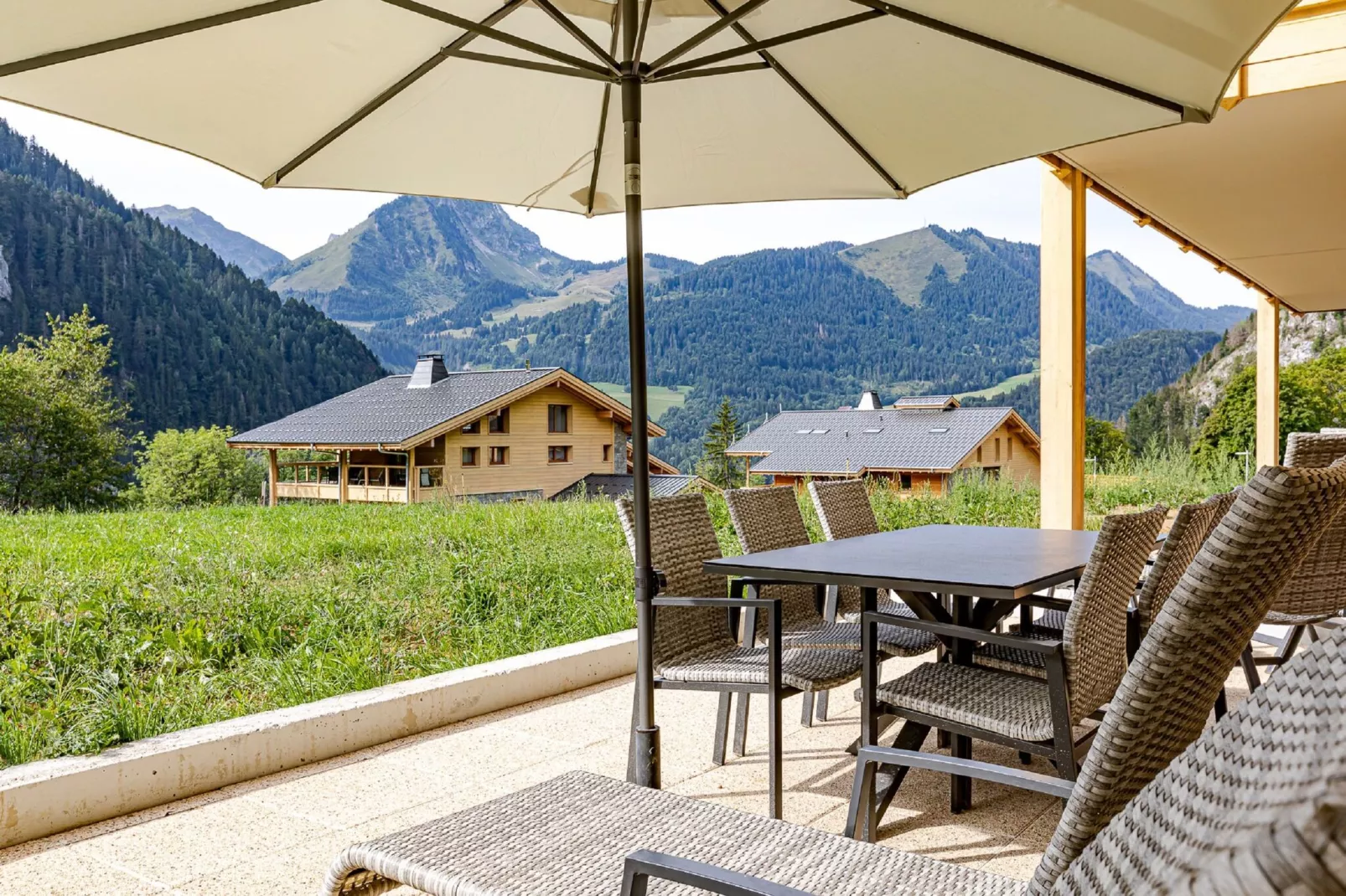 App. 8p.-Terrassenbalkon