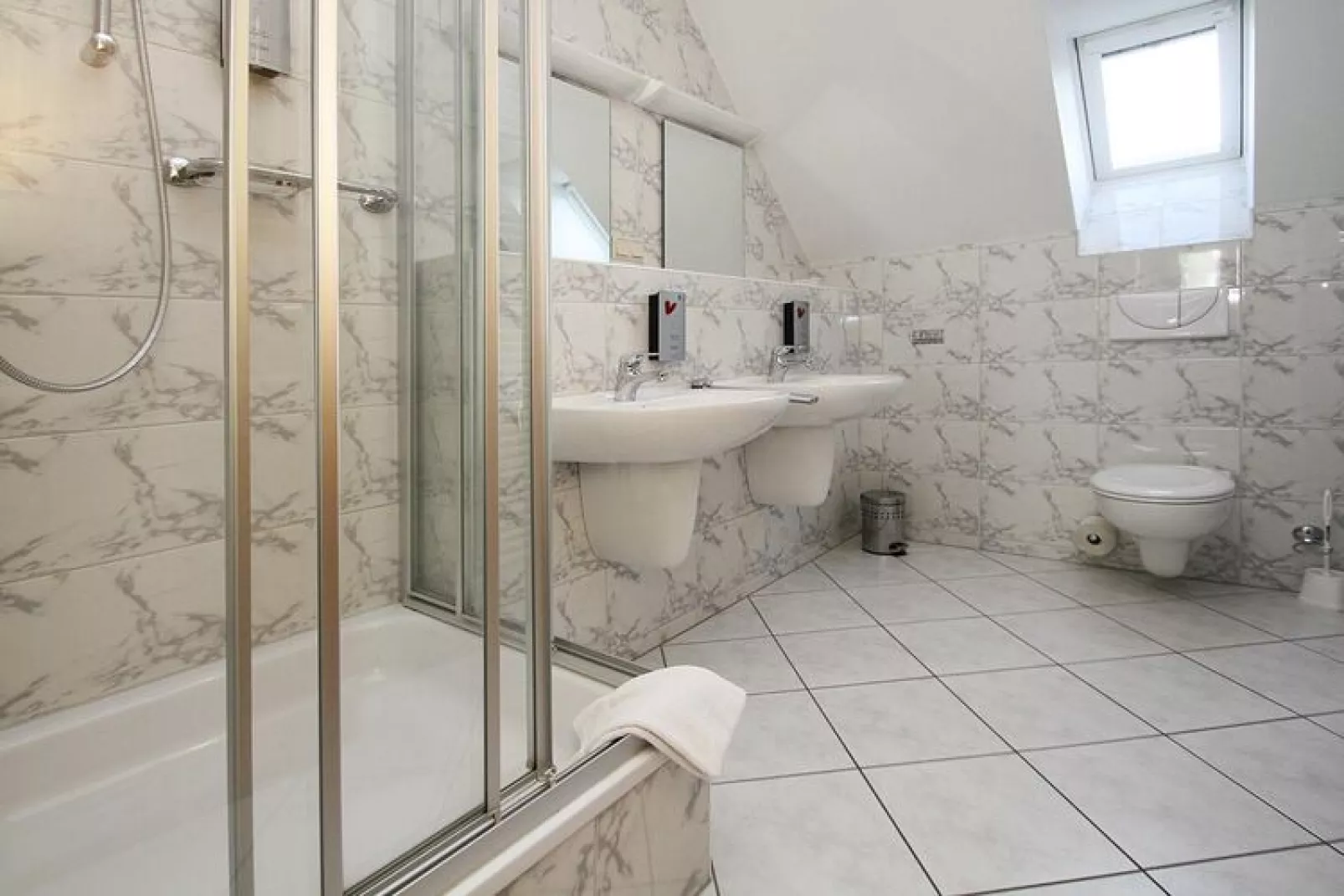 Ferienhaus einzelstehend 115m² 12 Pax-Bathroom