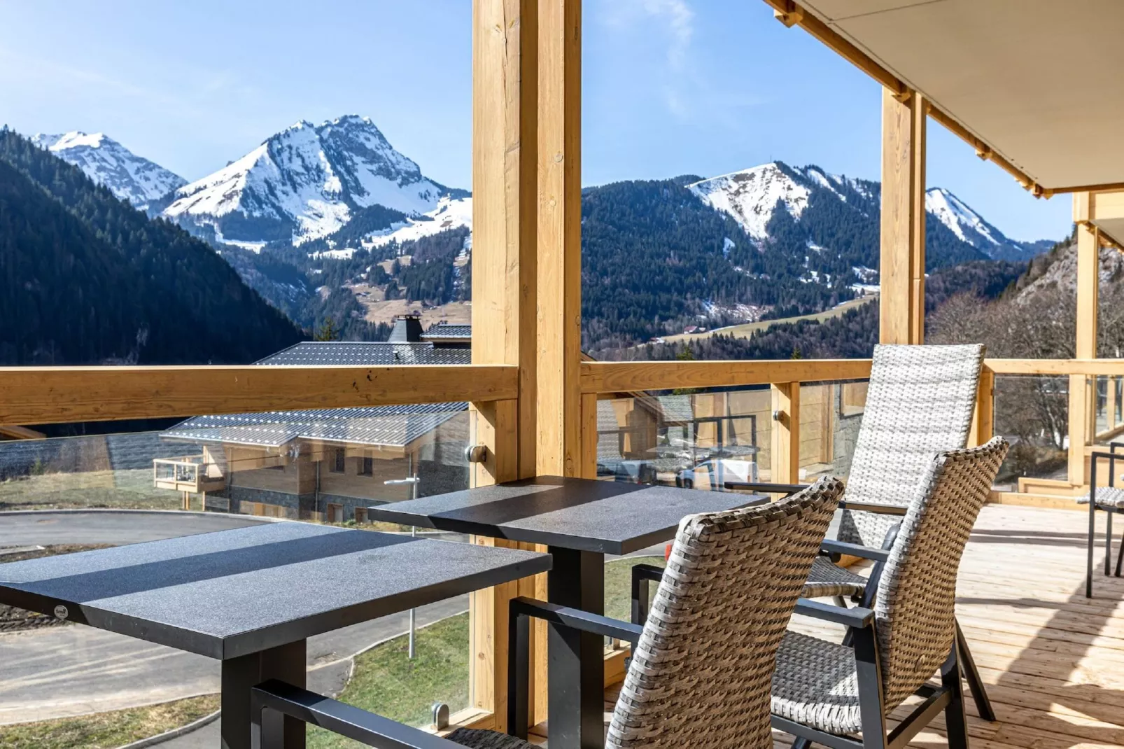 App. 6p.-Terrassenbalkon