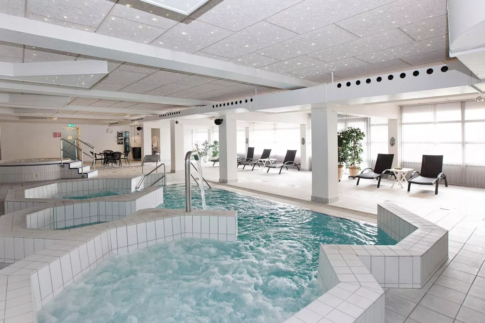 2 room,w/partially seaview,renovated-Spa