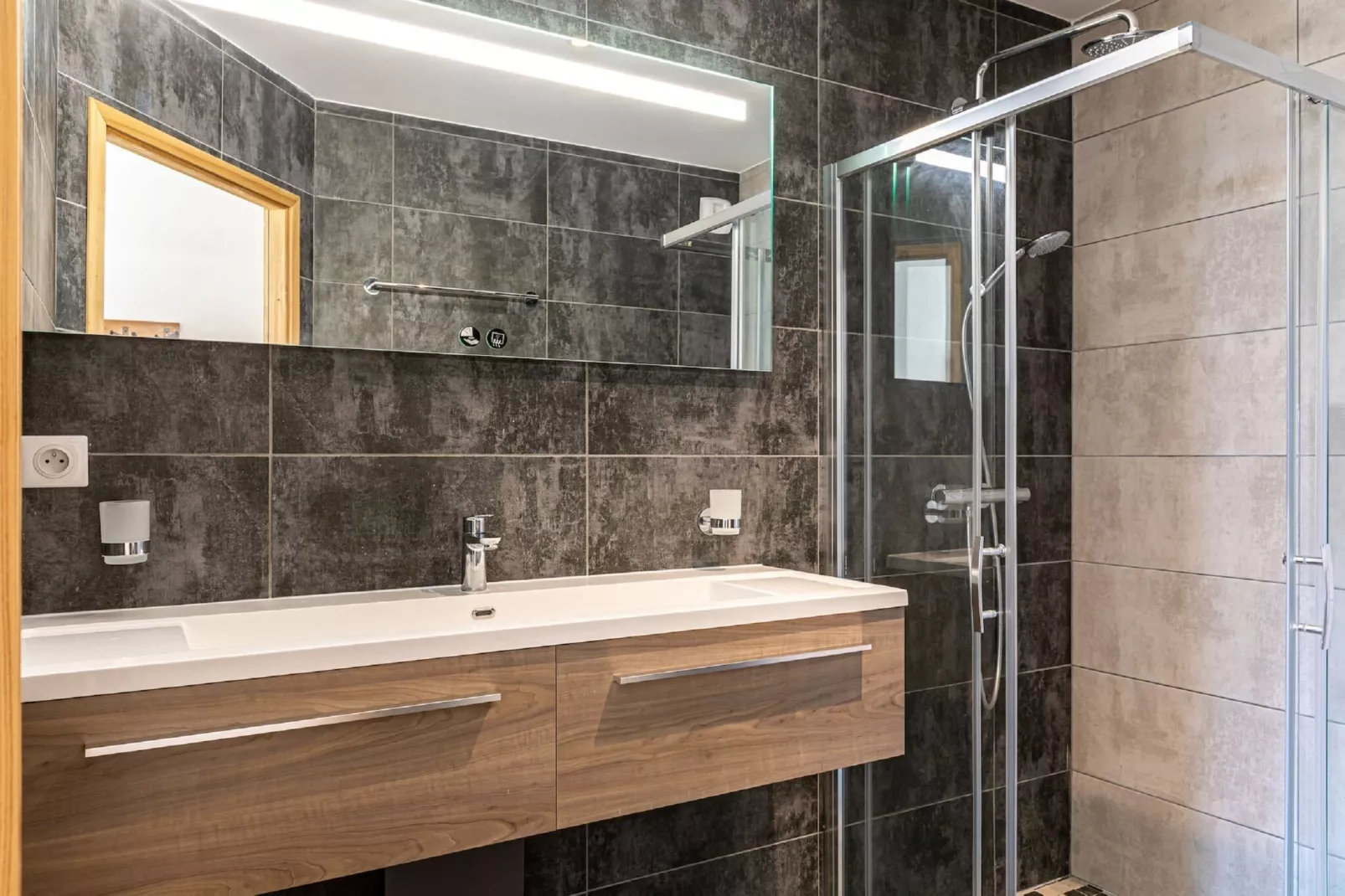 App. 8p. jacuzzi-Badezimmer