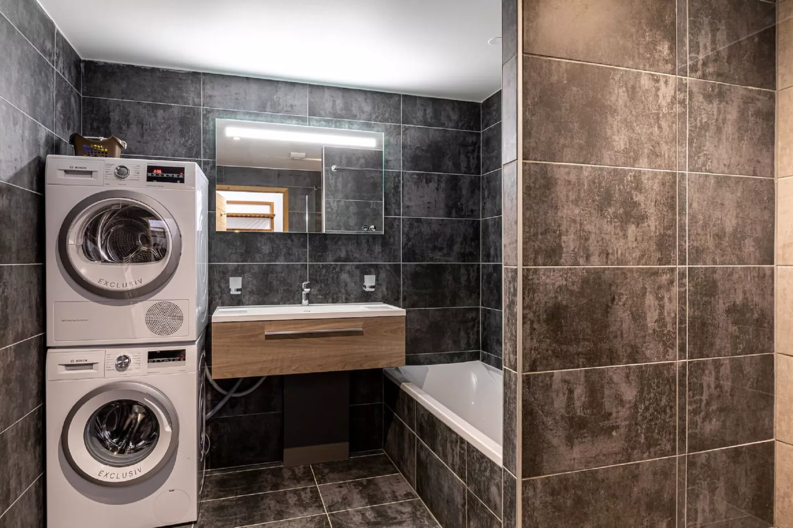 App. 8p. jacuzzi-Badezimmer