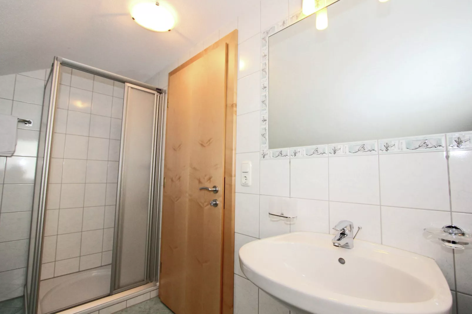 Sandra-Bathroom