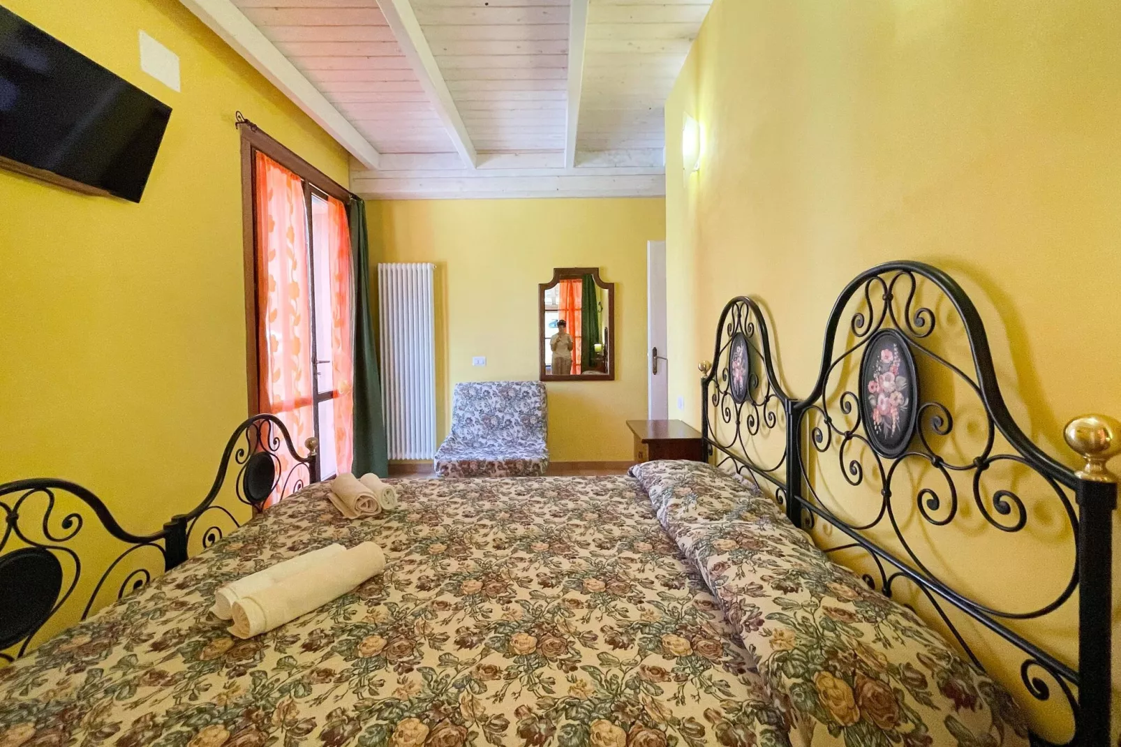 Bach-Bedroom