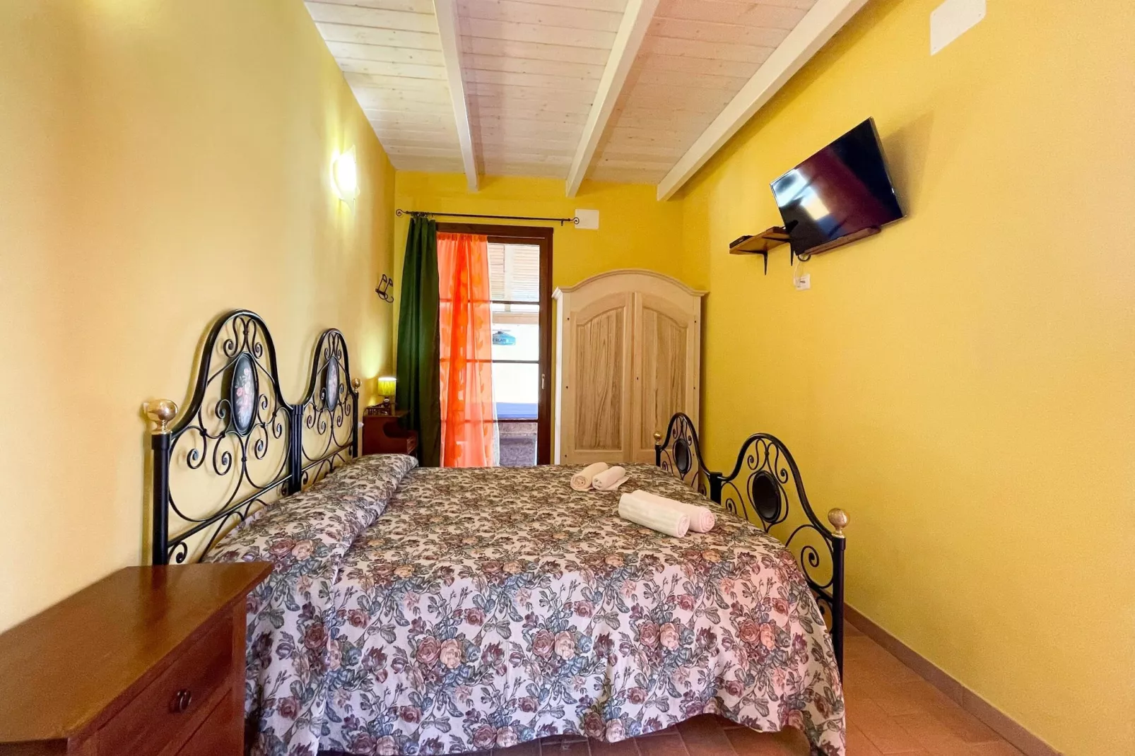 Bach-Bedroom