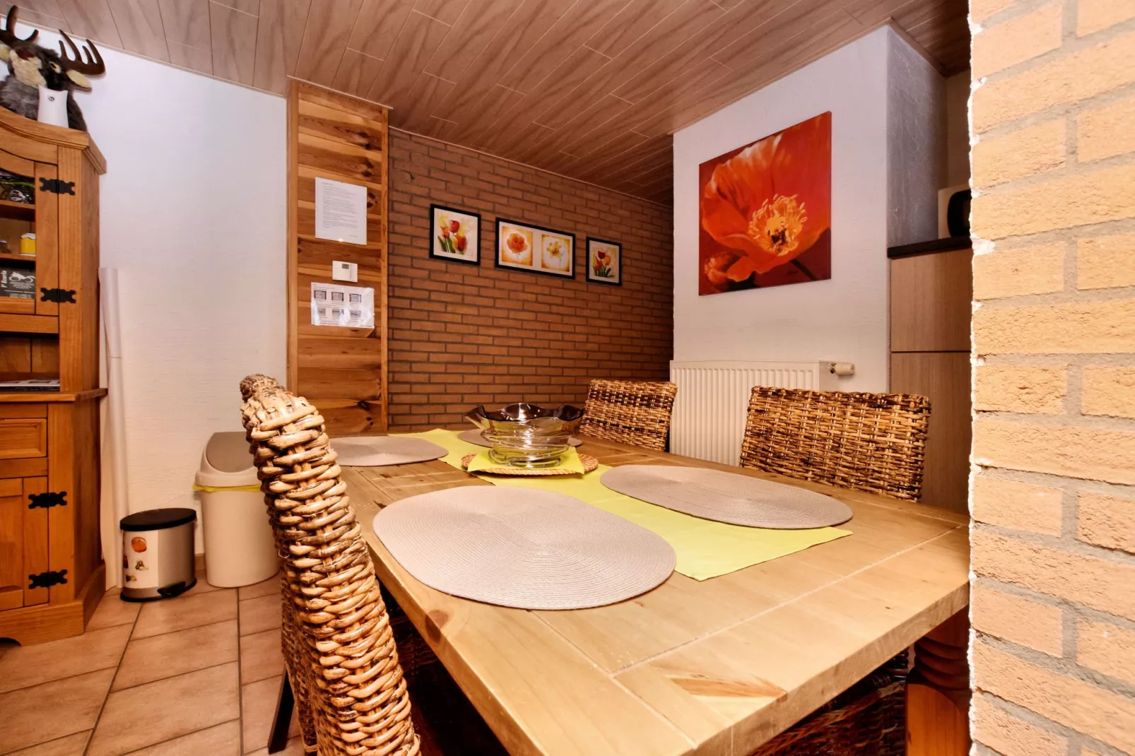 La Maison du Gnome-Dining room