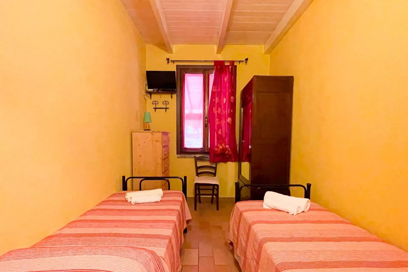 Bach-Bedroom