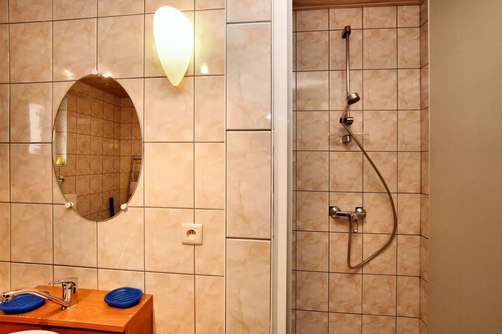 La Maison du Gnome-Bathroom