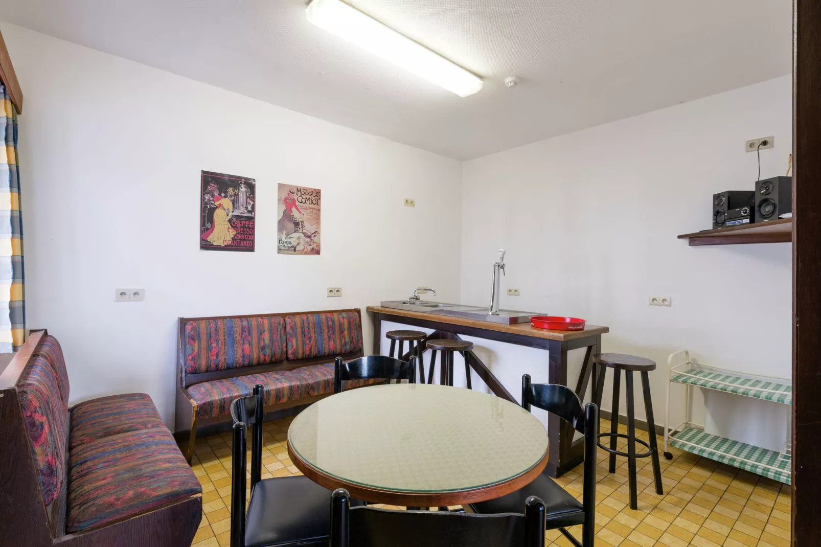 Ecole-Recreation room