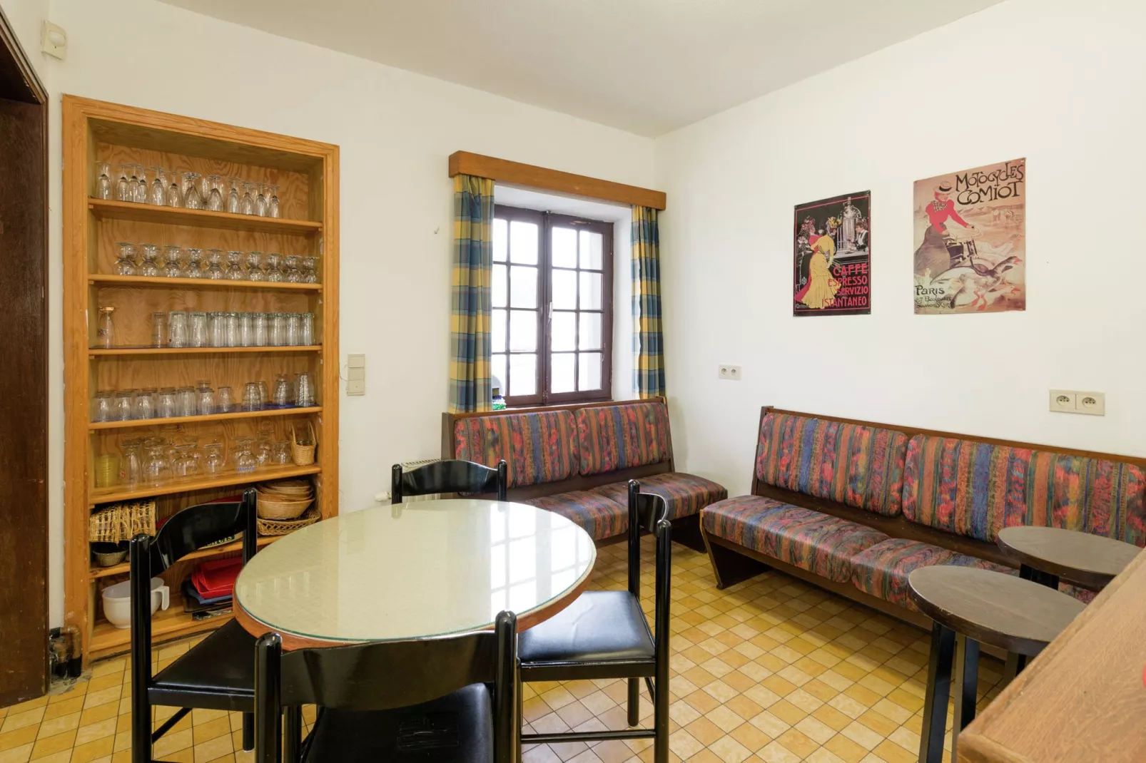 Ecole-Recreation room